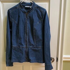 Denmin & Company Zip Up Jean Jacket Size S small Nick in back see picture